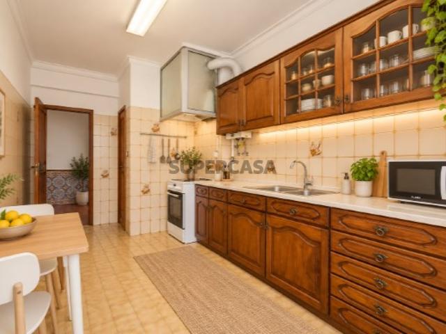 Apartamento T3 com varanda Centro Lúdico Massamá