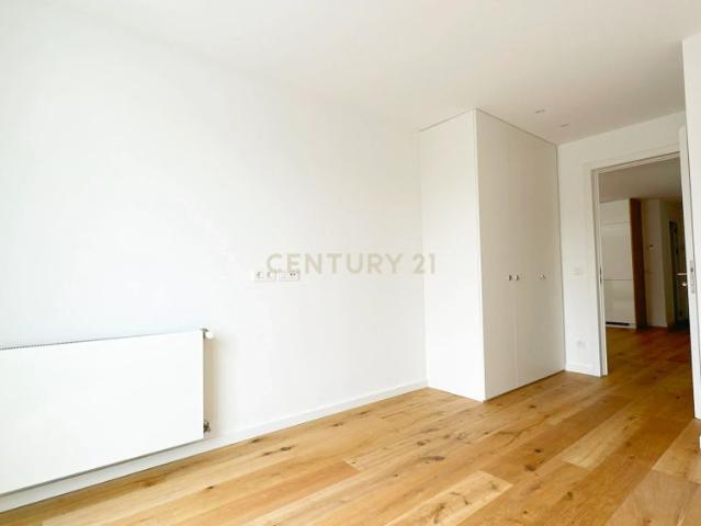 Apartamento T3 com varanda Condomínio MUT Arca D`água