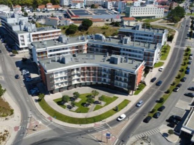 Apartamento T3 com varanda de 60 m² e 4 lugares de estacionamento | Quinta das Oliveiras | Caldas da
