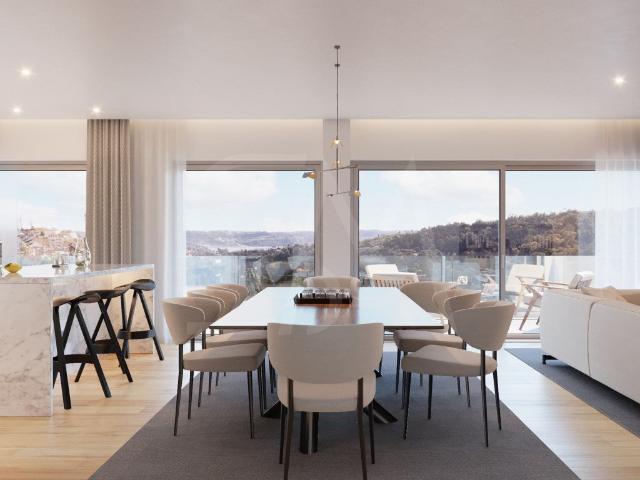 Apartamento T3 com Varanda de 17,28 m2 e 2 lugares em Campol. 140m² Campolide