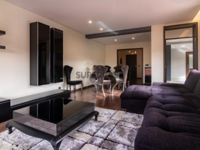 Apartamento T3 com Varanda de 30 m², Garagem Box e Recheio Incluído | Vila das Aves