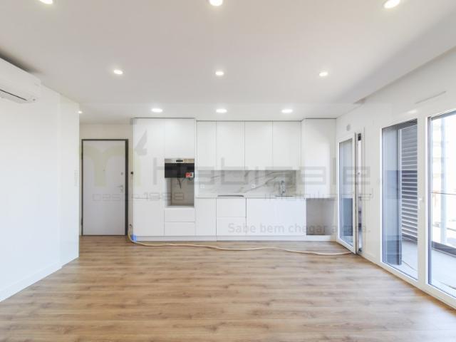 Apartamento T3 com varanda e barbecue | Paradela, Santo António dos Cavaleiros
