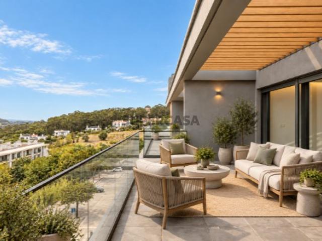 Apartamento T3 com varanda e box com 2 lugares em Oeiras
