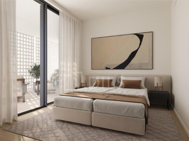 Apartamento T3 com varanda e estacionamento em Vilamoura