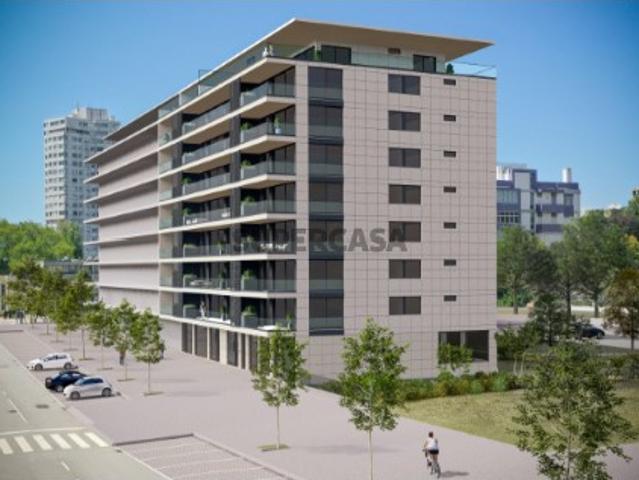 Apartamento T3 com varanda e garagem fechada Boavista/Foco