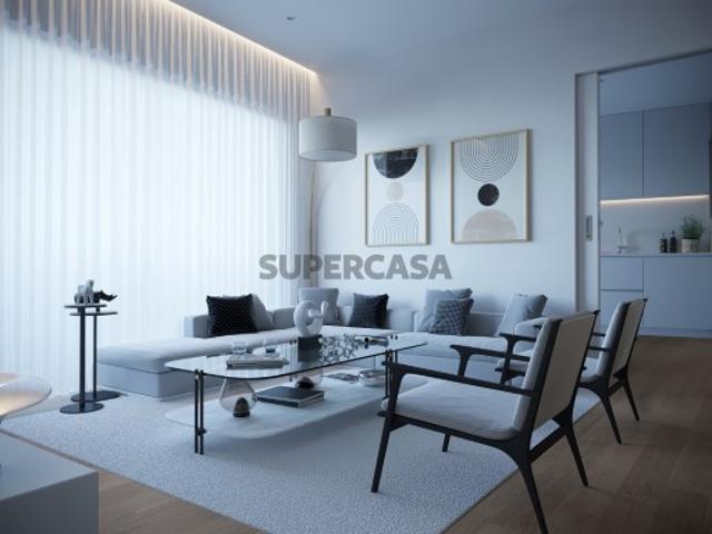 Apartamento T3 com varanda e garagem no centro da cidade de Aveiro