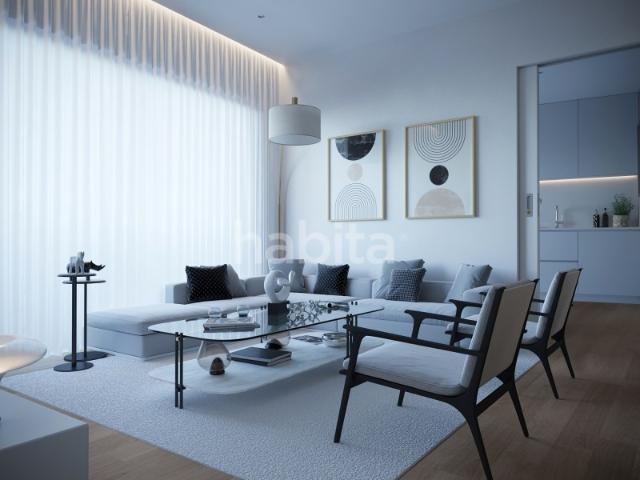 Apartamento T3 com varanda e garagem no centro da cidade de Aveiro