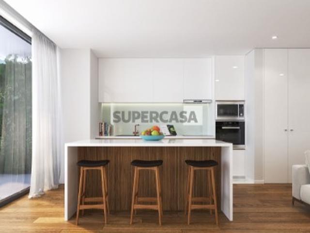 Apartamento T3 com Varanda e Lugar de Garagem em Leça da Palmeira, Matosinhos