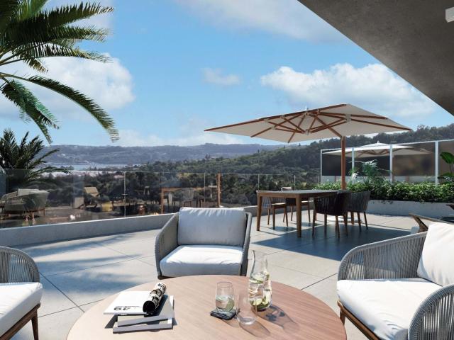 Apartamento T3 com varanda e parqueamento no Campolide Resi. 194m² Campolide
