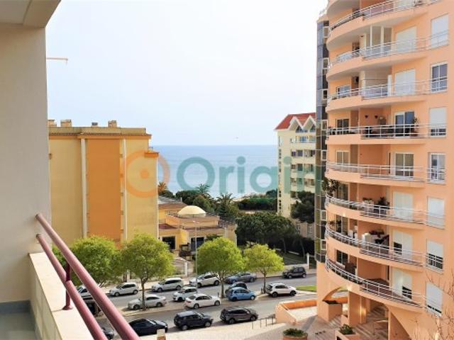 Apartamento T3 com varanda e vista mar na Guia