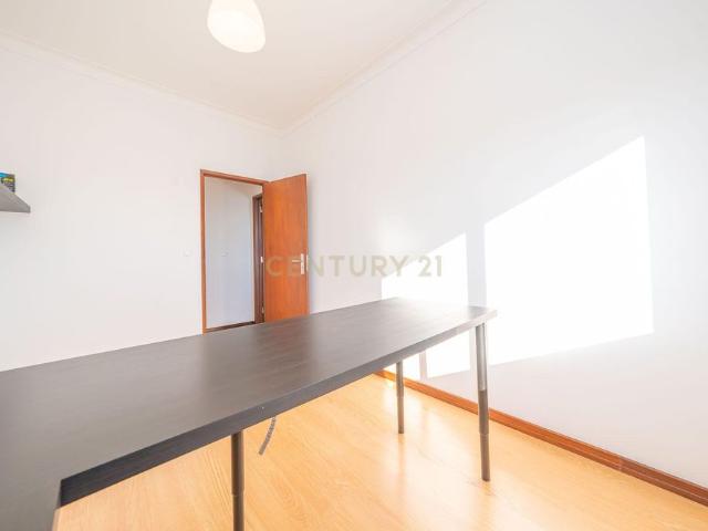 Apartamento T3 com Varanda e vista Panorâmica para o Rio Sado
