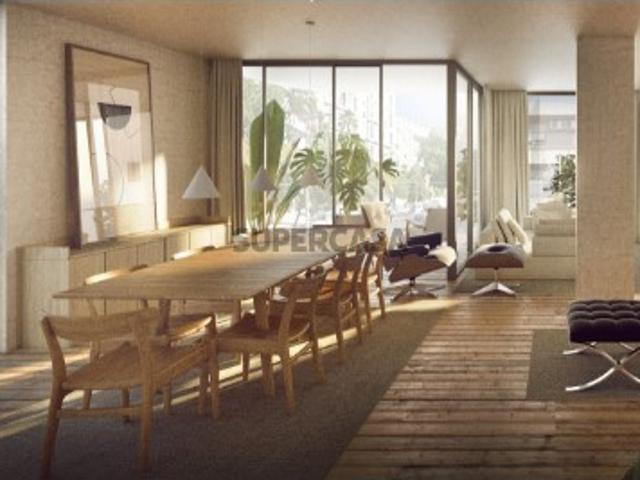 Apartamento T3, com varanda e 2 estacionamentos, Faro, Algarve
