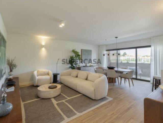 Apartamento T3 com varanda, em Telheiras, Lisboa
