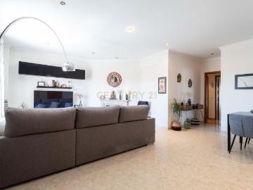 Apartamento T3 com Varanda em Barreiro Oportunidade Única