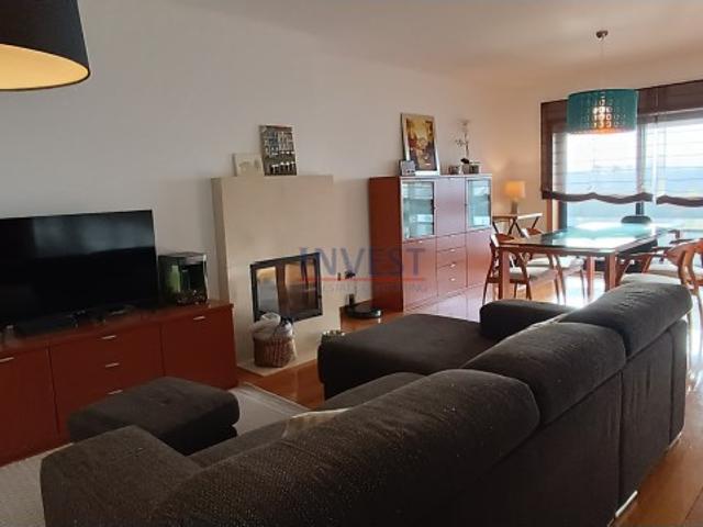 Apartamento T3 com varanda em condominio de Prestigio na Cidade da Maia