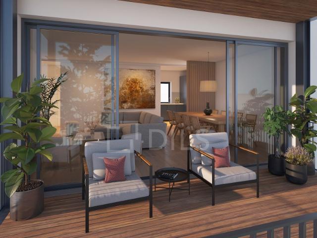 Apartamento T3 com varanda em novo empreendimento na Estrela