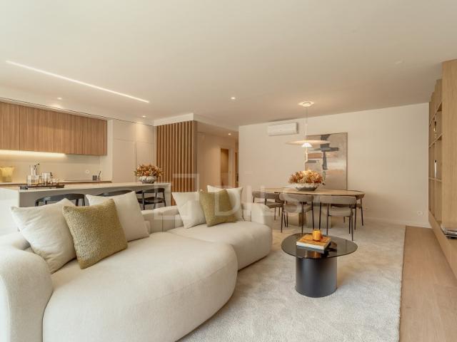 Apartamento T3 com varanda em novo empreendimento em Caxias