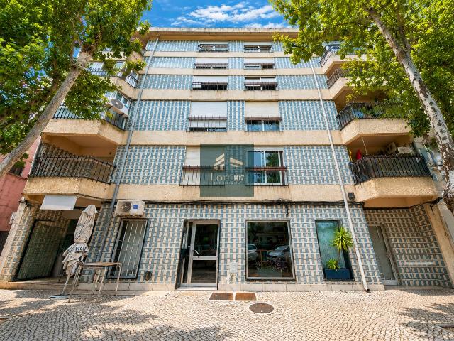 Apartamento T3 com varanda em Setúbal