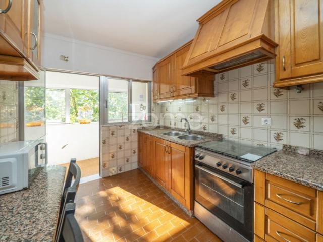 Apartamento T3 com Varanda Fechada | Lugar de Garagem | Braga
