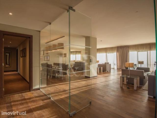 Apartamento T2 com varanda e estacionamento no Vila Galé Sintra