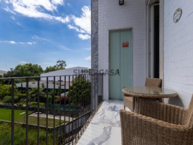 Apartamento T3 com varanda no centro do Porto