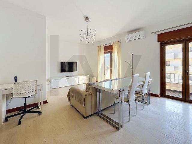 Apartamento T3 com Varanda para Arrendamento | Santarém