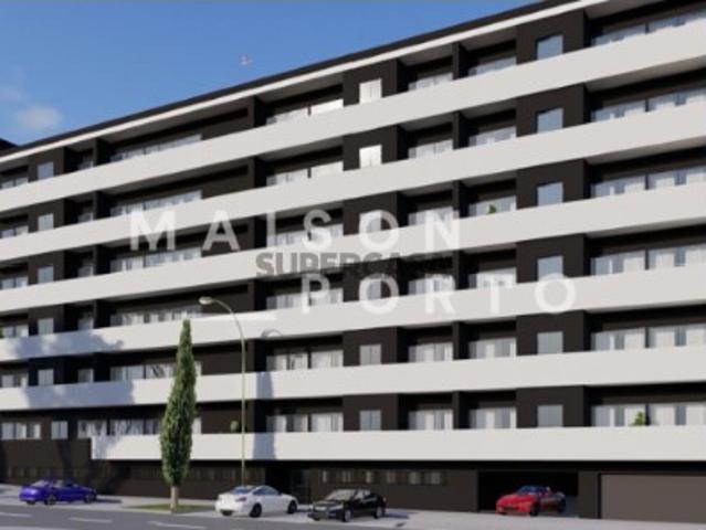 Apartamento T3 com Varanda, Suite e Lugar de Estacionamento em Águas Santas, Maia