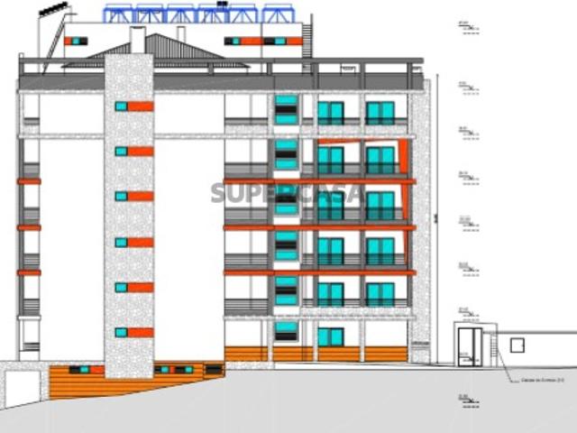 Apartamento T3, com varandas, arrecadação e parqueamento Paio Pires