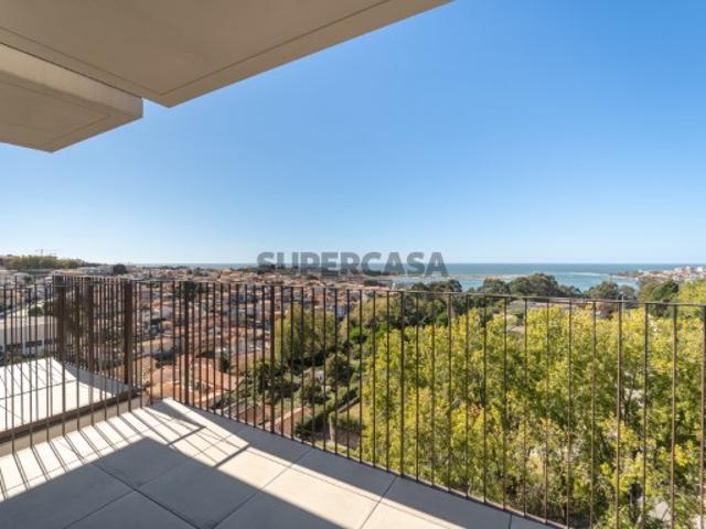 Apartamento T3 com varandas nos Jardins d’Arrábida, Gaia