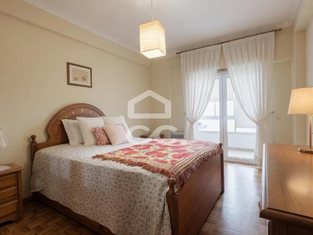 Apartamento T3 com Vista Cidade em Agualva e Mira Sintra