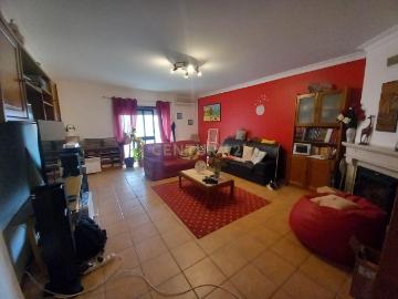Apartamento T3 com Vista Deslumbrante sobre a Cidade