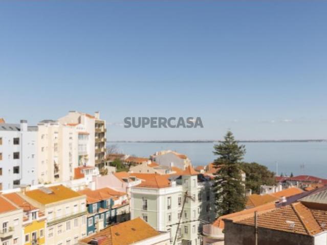 Apartamento T3 com vista, Lisboa