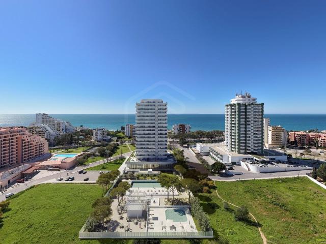 Apartamento T3 com vista mar numa zona de excelência na Prai. 105m² Portimão