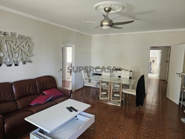 Apartamento T3 com vista mar no centro de Olhão