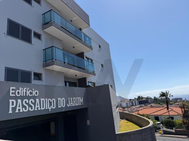 Apartamento T3 com Vista Mar Definitiva no Funchal 131m² São Martinho