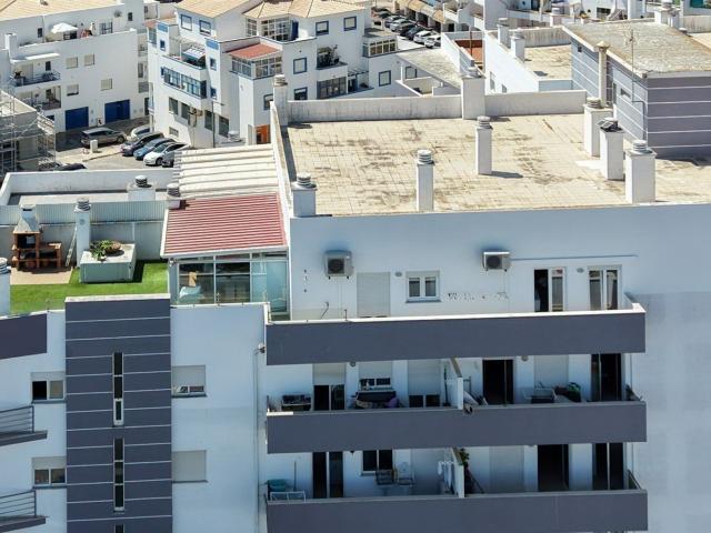 Apartamento T3 com vista mar e terraço 104m² Albufeira e Olhos de Água