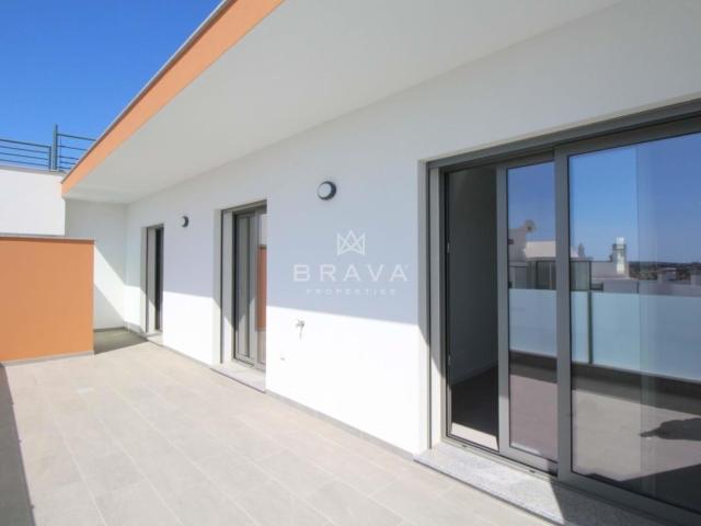 Apartamento T3 com Vista Mar e Terraço na Cobertura 205m² Alcantarilha e Pêra
