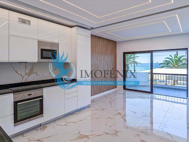 Apartamento T3 com Vista Mar Frontal e Garagem | Primeira Li. 118m² Quarteira