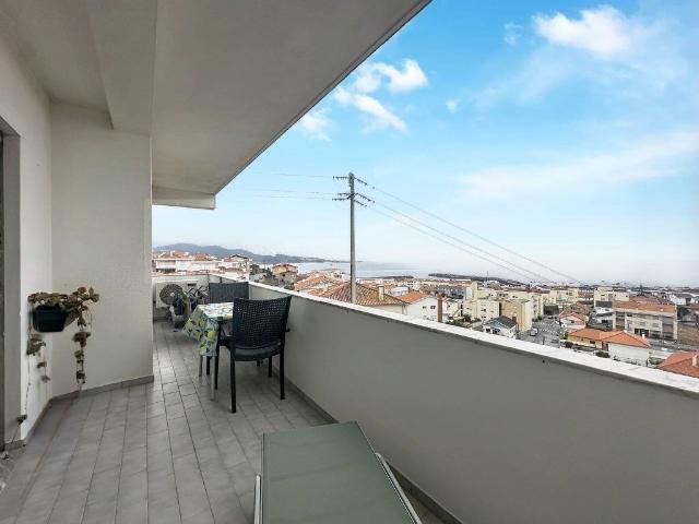 Apartamento T3 com Vista Mar 120m² Vila Praia De Âncora
