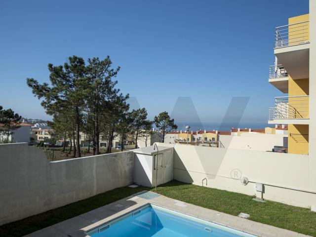 Apartamento T3 com Vista Mar, 4 Varandas e Piscina na Ericeira
