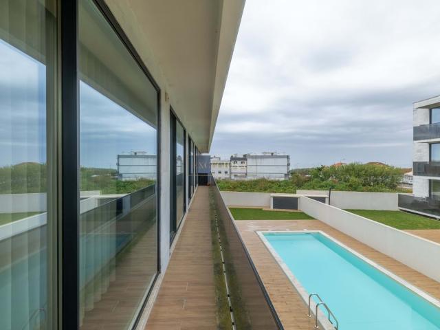 Apartamento T3 com vista mar