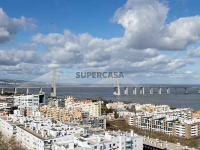 Apartamento T3 com vista no Parque das Nações