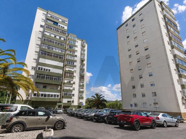 Apartamento T3 com vista Panorâmica em Santo António dos Cavaleiros