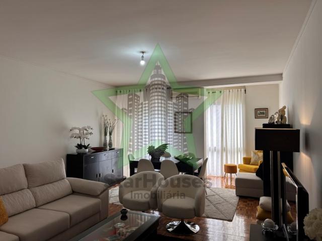 Apartamento T3 com vista para o castelo, totalmente remodelado, junto às escolas