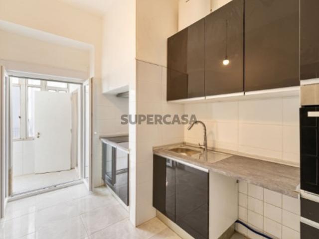 Apartamento T3 com vista, Penha de França, Lisboa