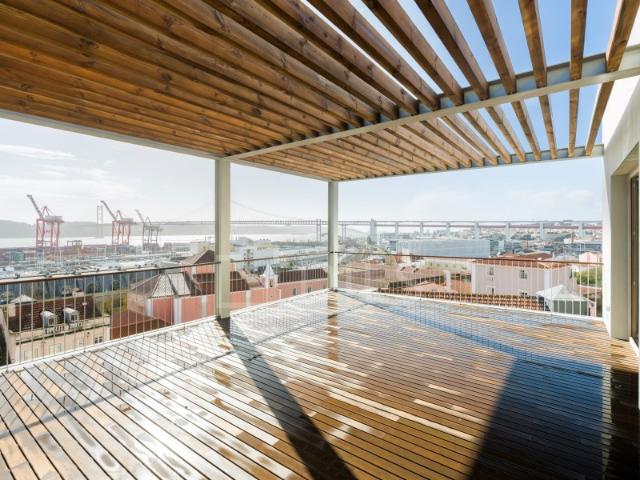 Apartamento T3 com vista rio, 2 lugares de estacionamento e arrecadação