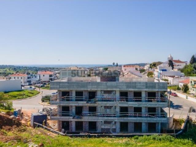 Apartamento T3 com vistas maravilhosas em Mexilhoeira Grande