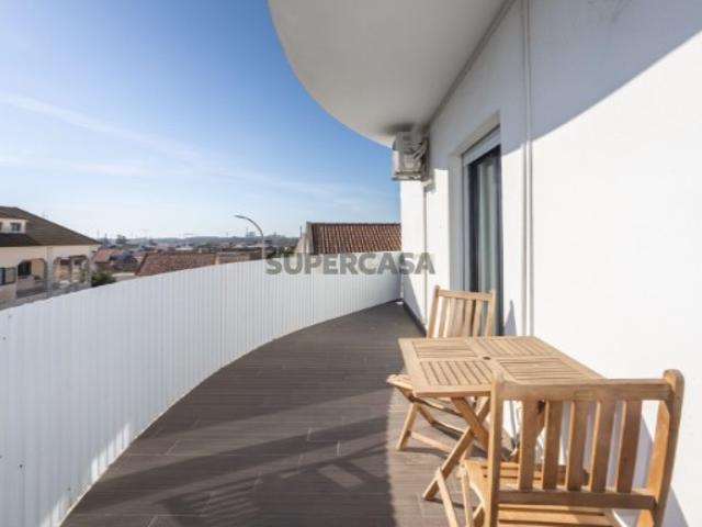 Apartamento T3 Convertido em T2 | Modernizado | Varandas | Garagem Opcional Faralhão, Setúbal