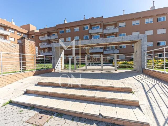 Apartamento T3, condomínio fechado S. Félix da Marinha