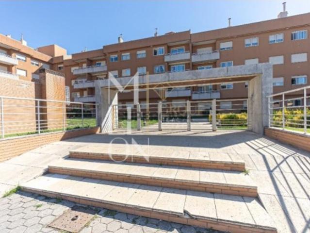 Apartamento T3, condomínio fechado S. Félix da Marinha